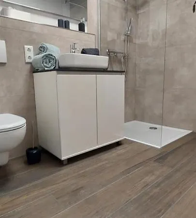 Wulf Apartment *